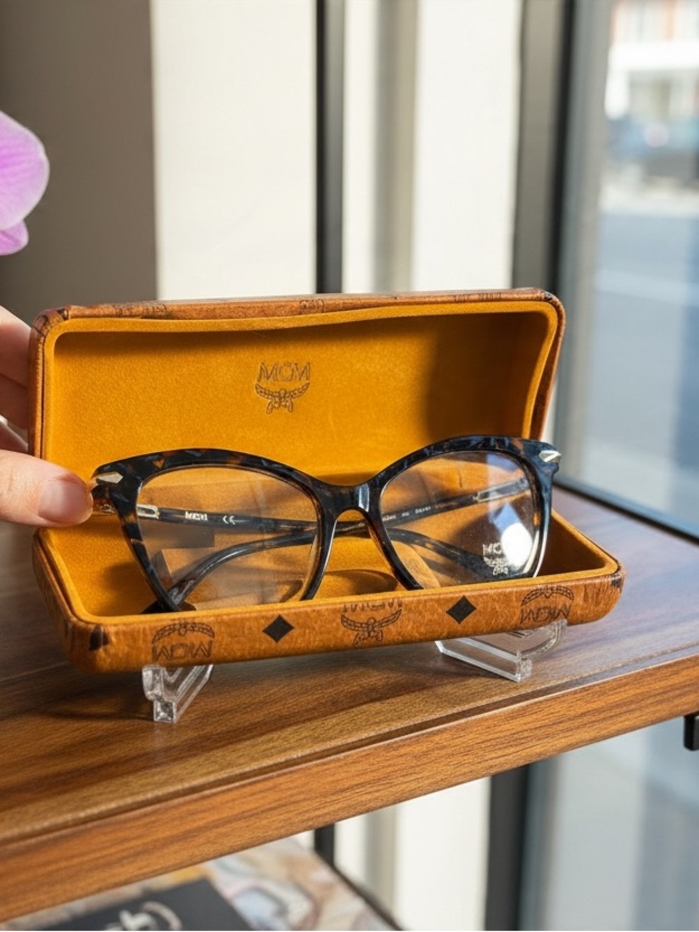 MCM 2708 color 636 Red Havana Cat Eye Tortoisshell with subtle blue marble - Picture 2 of 14